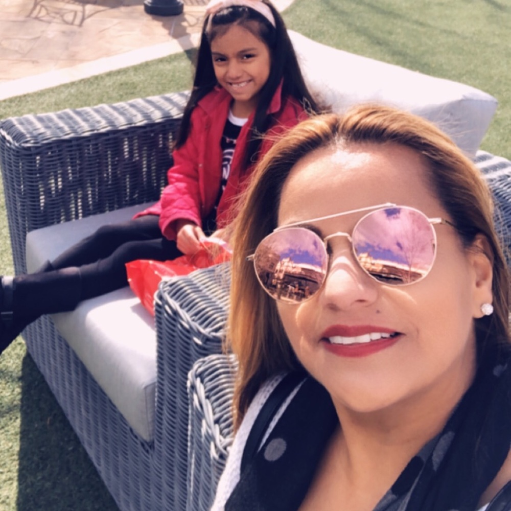 Meet your Posher, Leticia